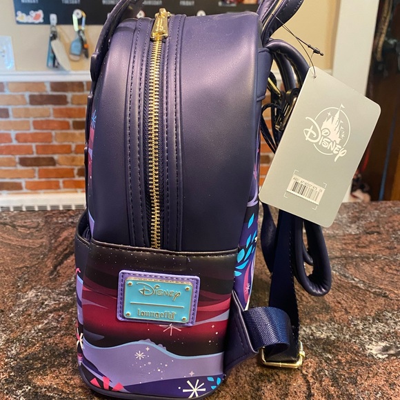NWT Cinderella Castle Loungefly Mini Backpack - Picture 4 of 6